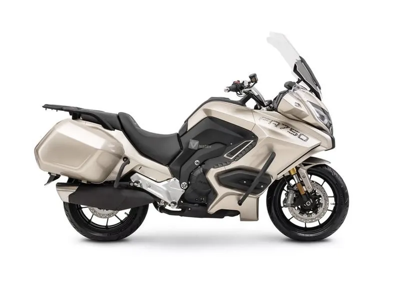 Jaki motocykl do turystyki dla dwojga? Komfortowe modele na długie trasy